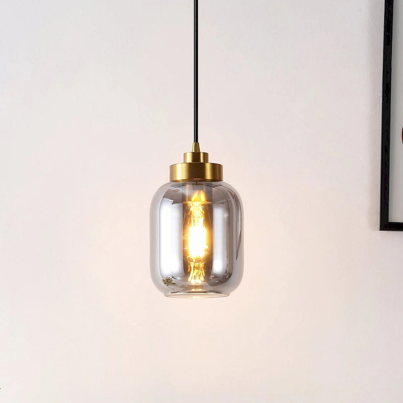 Suspension en verre SAFAVIEH Dafinka 15 cm (6 po) - 15 cm (6 po) L x 15 cm (6 po) P x 66 cm (26 po) H - Gris fumé/Laiton - 15 cm (6 po) L x 15 cm (6 po) P x 180 cm (71 po) H