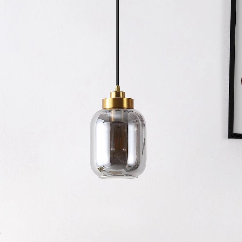 Suspension en verre SAFAVIEH Dafinka 15 cm (6 po) - 15 cm (6 po) L x 15 cm (6 po) P x 66 cm (26 po) H - Gris fumé/Laiton - 15 cm (6 po) L x 15 cm (6 po) P x 180 cm (71 po) H