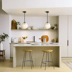 Suspension moderne à une lumière en verre texturé noir et or pour îlot de cuisine