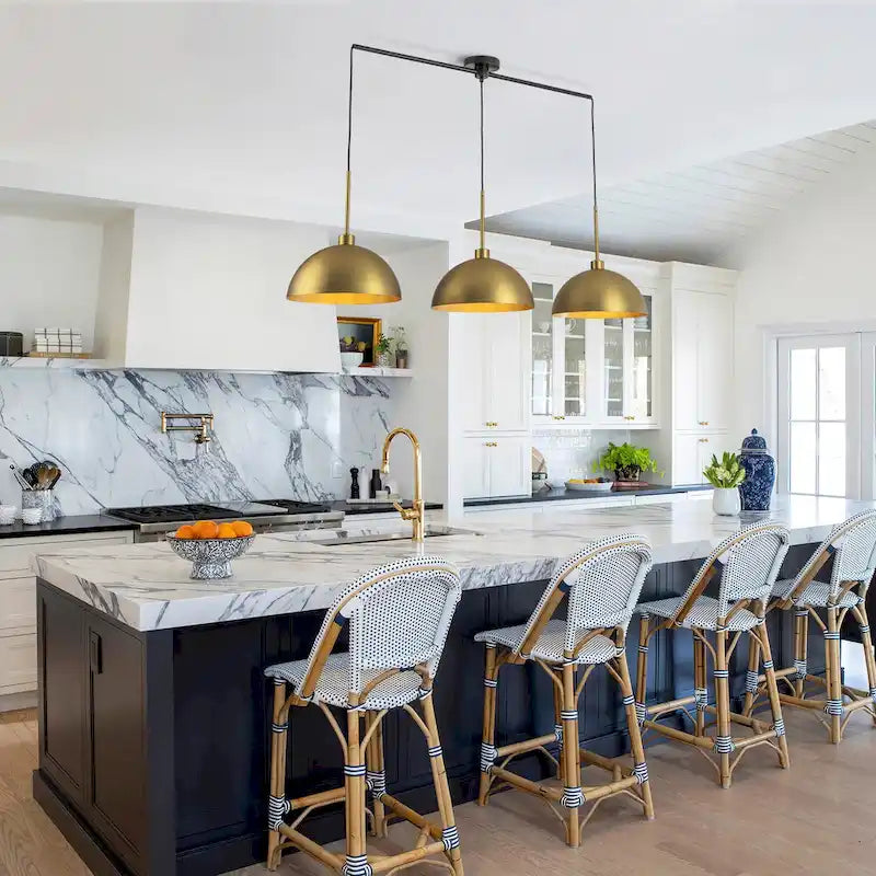 Lustre linéaire moderne à 3 lumières en laiton avec dôme pour îlot de cuisine - W53.2