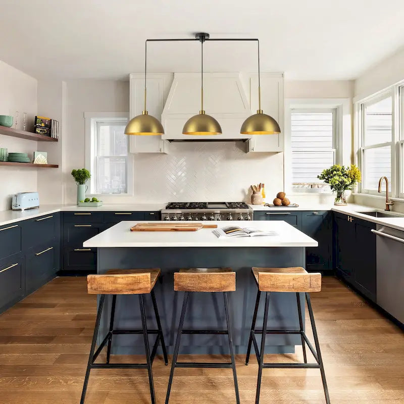 Lustre linéaire moderne à 3 lumières en laiton avec dôme pour îlot de cuisine - W53.2