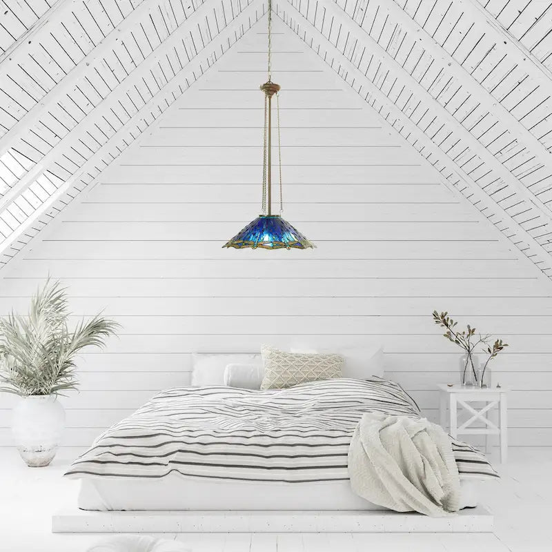 Suspension lumineuse Dragonflies River of Goods, inspirée de Tiffany, en vitrail bleu et vert et métal, 61 cm (24 pouces).