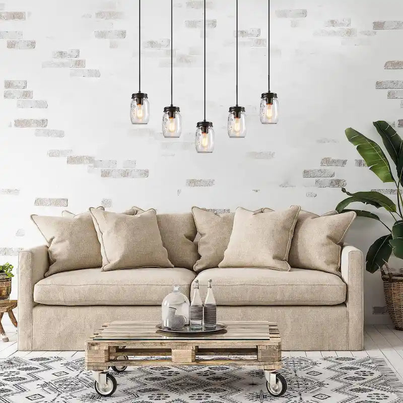 Lustre linéaire en verre à 5 lumières de style campagnard avec rosace en bois et luminaires d'îlot.