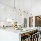 Lustre suspendu linéaire en verre en forme de larme à 5 lumières de style moderne du milieu du siècle, style Malury, pour îlot de cuisine