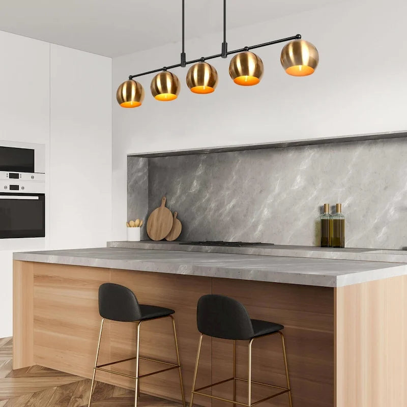Lustre linéaire moderne noir et or à 5 lumières, suspension pour îlot de cuisine avec abat-jour en métal - L 38,5 x l 5,5 x H 7,5