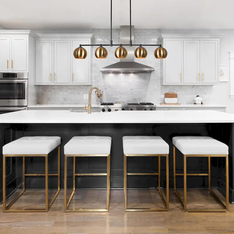 Lustre linéaire moderne noir et or à 5 lumières, suspension pour îlot de cuisine avec abat-jour en métal - L 38,5 x l 5,5 x H 7,5