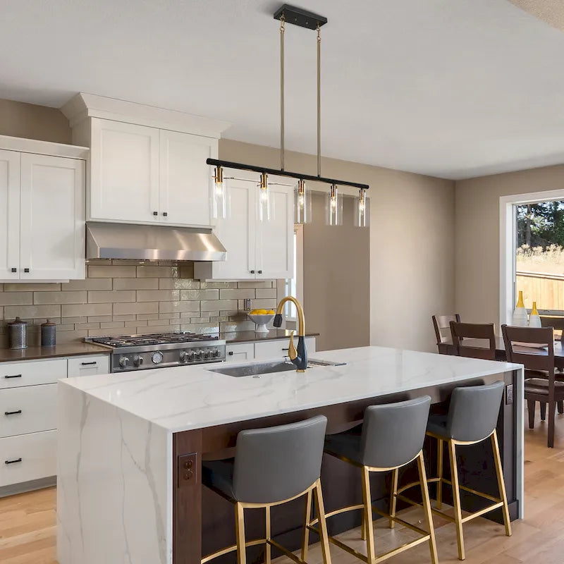 Lustre moderne Alva à 5 lumières, noir et or, style linéaire, en verre, pour îlot de salle à manger - 91,4 cm (L) x 7,6 cm (l) x 20,3 cm (H)