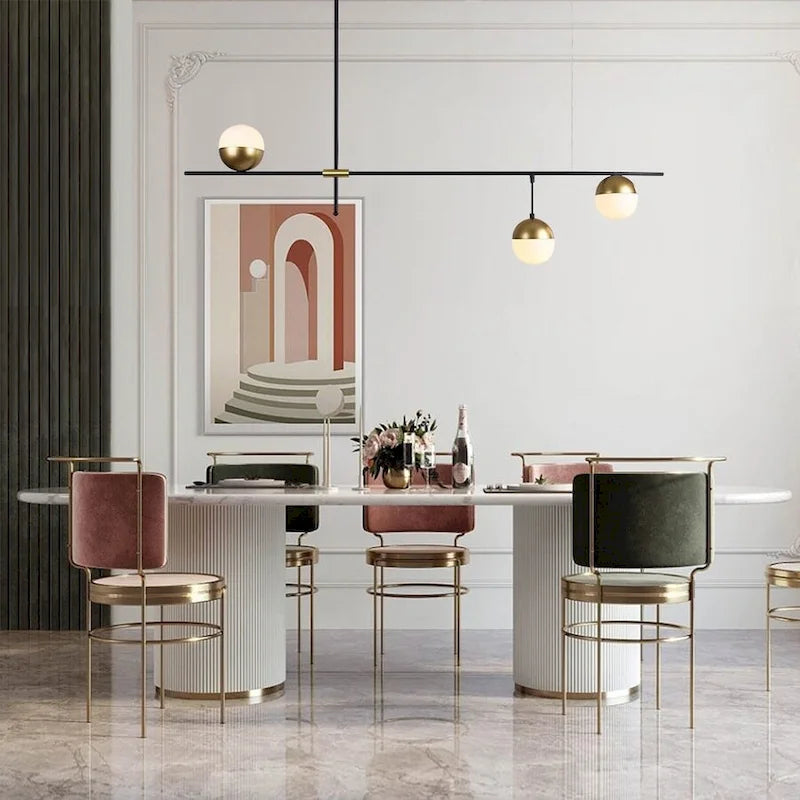 Lustre linéaire minimaliste moderne à 3 lumières avec globe en verre dépoli et abat-jour en laiton noir