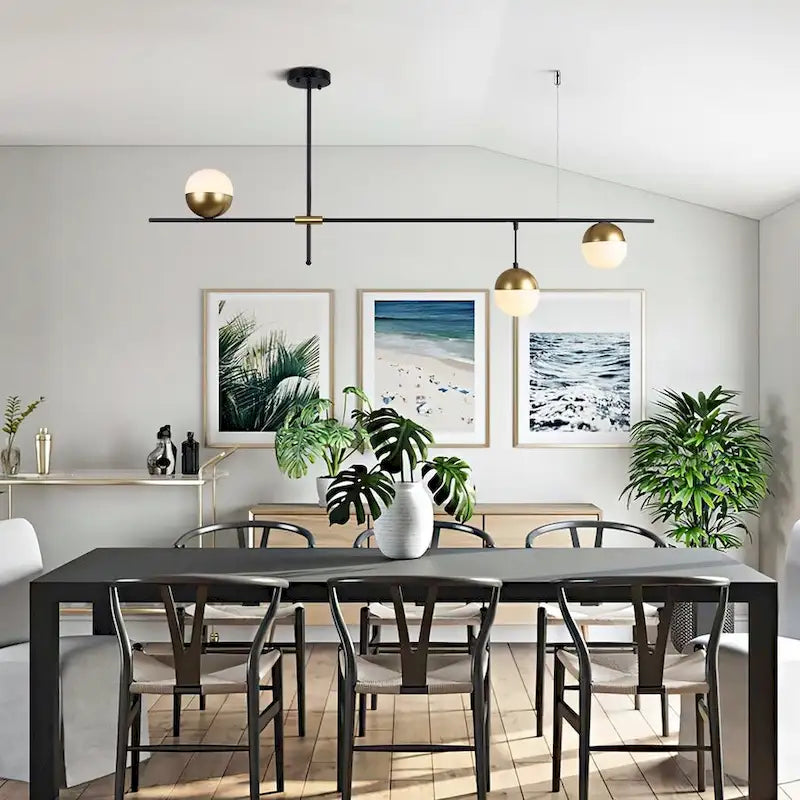 Lustre linéaire minimaliste moderne à 3 lumières avec globe en verre dépoli et abat-jour en laiton noir