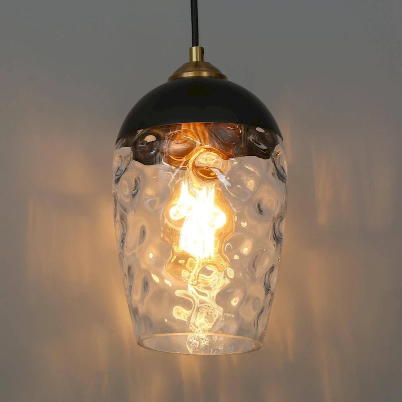 Suspension moderne et contemporaine à une lumière en verre martelé noir et or pour îlot de cuisine